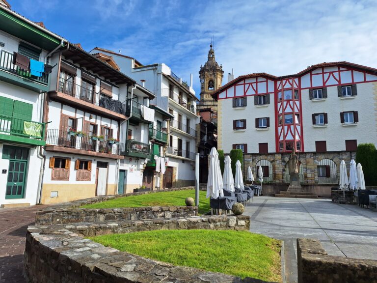 Day Trip to Hondarribia for Lunch at Alameda